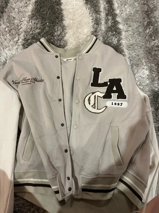 clothes - Picture 9 of 15